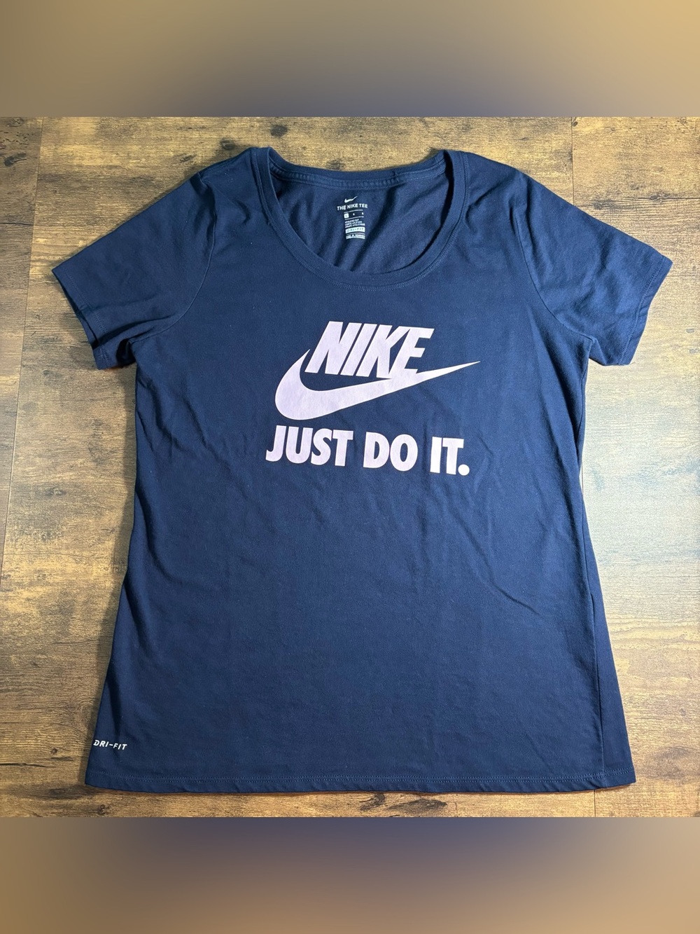 Nike Navy T-shirt Pink Logo L activewear athleisure workout running gym tennis